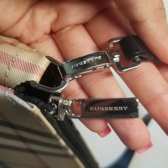 💰SOLD💰 BURBERRY Small Handbag Purse - Picture 8 of 11